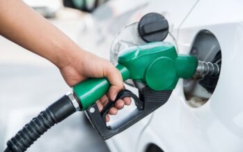 Gobierno congela precios de todos los combustibles