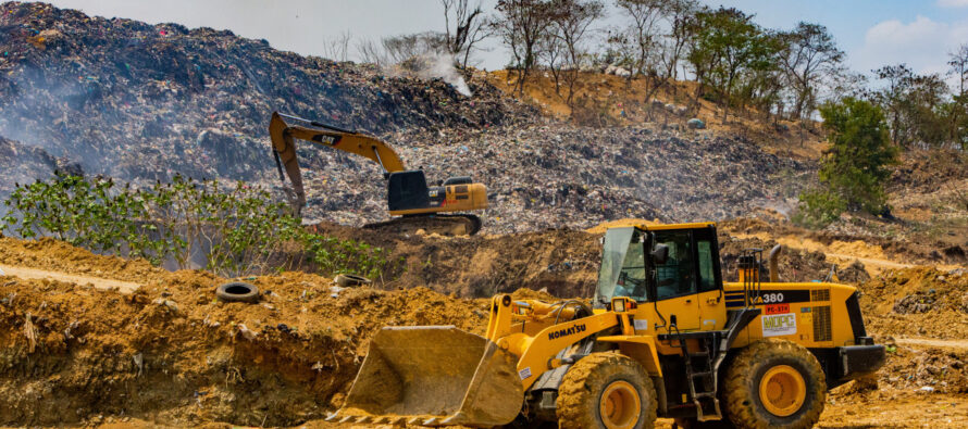 Obras Públicas afirma fuego en Duquesa está controlado en un 60% y humareda en 40%