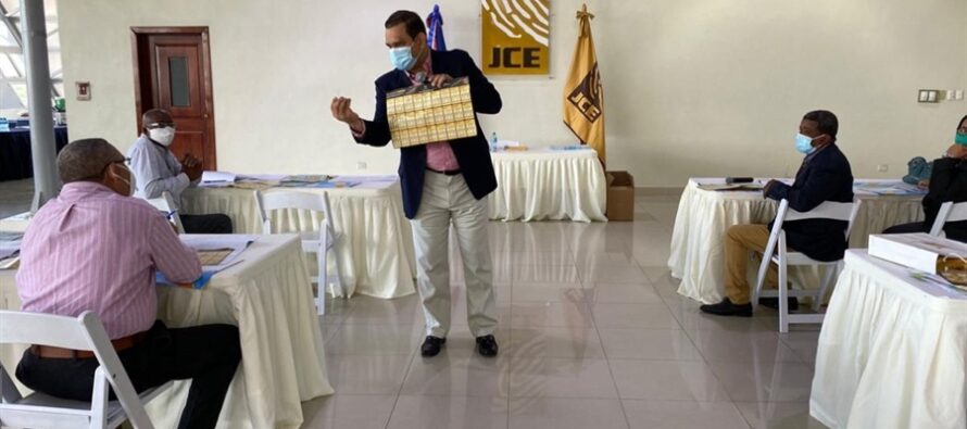 JCE continúa capacitación de miembros de Juntas Electorales