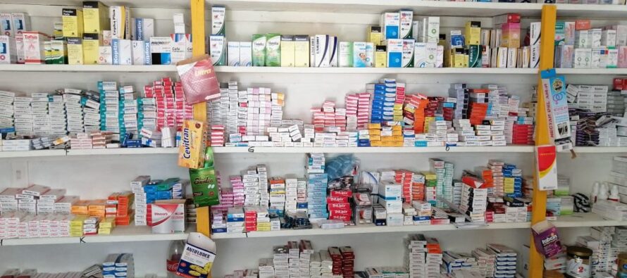 Arrestan dos hombres y decomisan más de 300 mil cajas de medicamentos ilegales en Moca