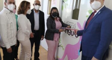 Hospital Materno Infantil La Altagracia inicia programa Mamá Canguro