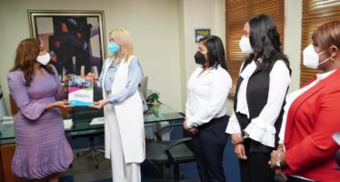 Ministra de la Juventud recibe visita de cortesía de Kimberly Taveras