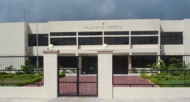 En Hato Mayor envían a prisión hombre acusado de intentar llevar 20 personas ilegalmente a Puerto Rico