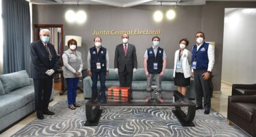 Pleno JCE recibe a integrantes de la Misión de Observación Electoral de UNIORE