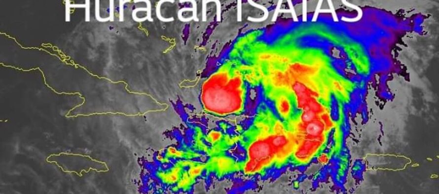 Isaías ya es huracán; a pesar de que esta fuera del país los avisos de tormenta continúan