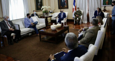 Presidente Medina se reúne con Comité de Emergencia y Gestión Sanitaria