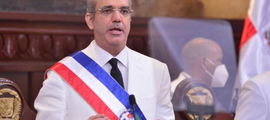 Luis Abinader oficialmente presidente de la República Dominicana