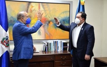 Ministro de Salud juramenta nuevo director Servicio Nacional de Salud (SNS)