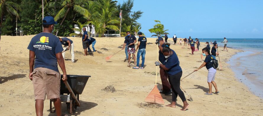 MITUR realiza operativo de limpieza en playas y balnearios luego de la tormenta Laura