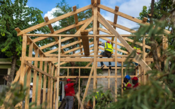 Inician reconstrucción de viviendas afectadas por la tormenta Isaías en Hato Mayor