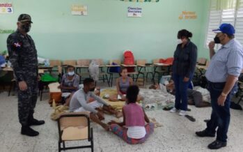 Realizan recorrido por centros educativos afectados por la tormenta Laura