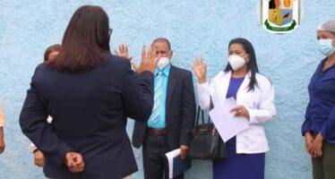 Posesionan nuevas autoridades en hospitales de Sabana de La Mar y El Valle