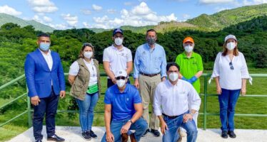 Inician plantación de 20 mil árboles para restaurar microcuenca del Higüero