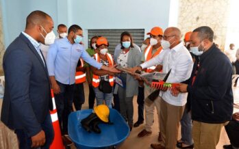 Obras Públicas lleva más de 400 empleos directos con “Peón Caminero” a El Seibo