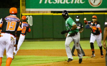 Estrellas se imponen a los Toros en el Corral