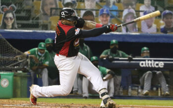 Leones lograron su tercera victoria anoche frente a las Estrellas