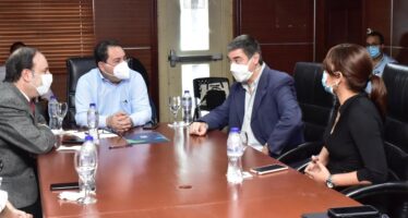 Director SNS recibe nuevo representante OPS/OMS en RD