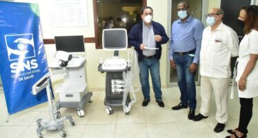 SNS entrega más de RD$ 20 millones en equipos para seis hospitales