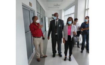 Director Regional de Salud Este visita hospitales de Higüey y La Romana