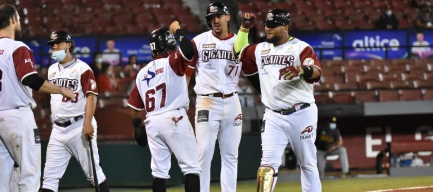 Gigantes vencen a las Águilas 11 carreras por 2