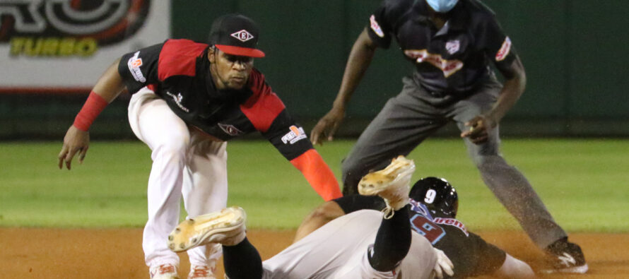 Gigantes le ganan 1-0 a los Leones en 12 innings