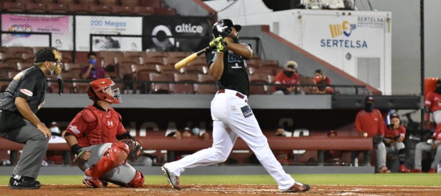 Los Gigantes derrotan 9 carreas por 3 a los Leones del Escogido