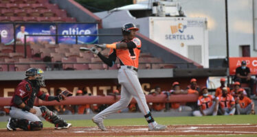 Los Toros le ganan a los Gigantes 5-1; Sánchez y Mateo jonronean