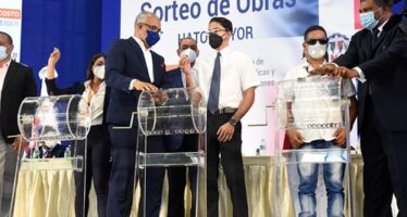 Obras Públicas realiza sorteo de obras por RD$177 millones en Hato Mayor, El Seibo y La Romana