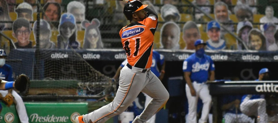 Andújar, Sánchez y Pie producen y Toros barren serie al Licey