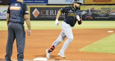 Las Águilas logran primera victoria de la Serie final ante los Gigantes