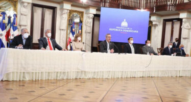 Gobierno revela reduce déficit fiscal en 77 mil millones; aumenta a 10,600 millones reservas del BC