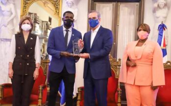 Realizan XXV entrega del Premio Nacional de la Juventud en el Palacio Nacional