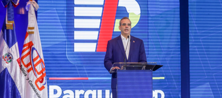 Presidente Abinader presenta Plan Nacional de Parqueo: orden y seguridad en el tráfico