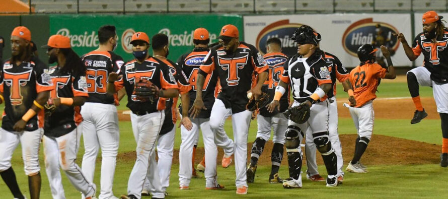 Toros vencen a las Águilas en cerrado duelo de pitcheo