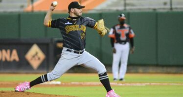 Águilas igualan 2-2 semifinal B; vencen 4-1 a los Toros