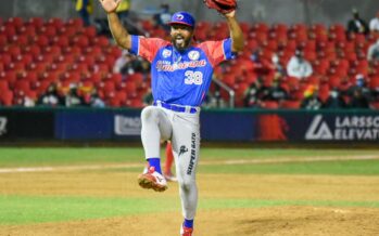 Águilas clasifica a semifinal y establece récord de más partidos jugados en Serie del Caribe