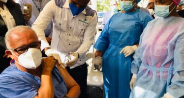 Inician Plan de Vacunación contra el Covid-19 en hospital de Hato Mayor