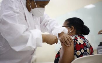 Fulcar informa más de 220 mil docentes han sido vacunados; supervisa aplicación 2da dosis