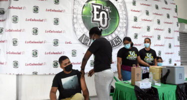 Estrellas celebran con éxito jornada de vacunación