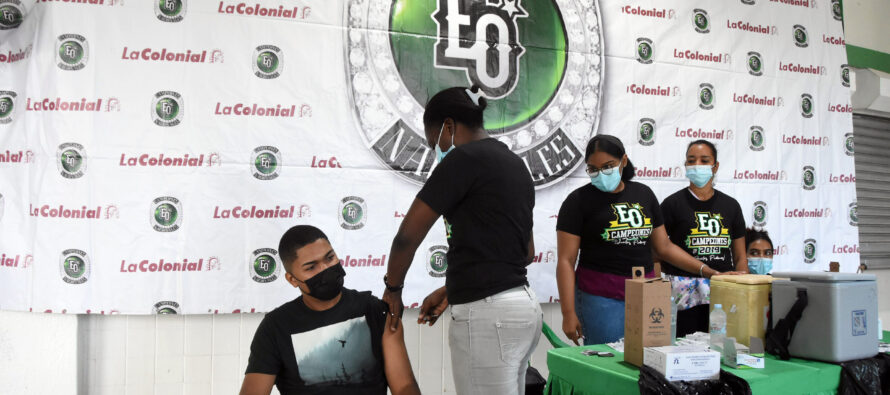 Estrellas celebran con éxito jornada de vacunación