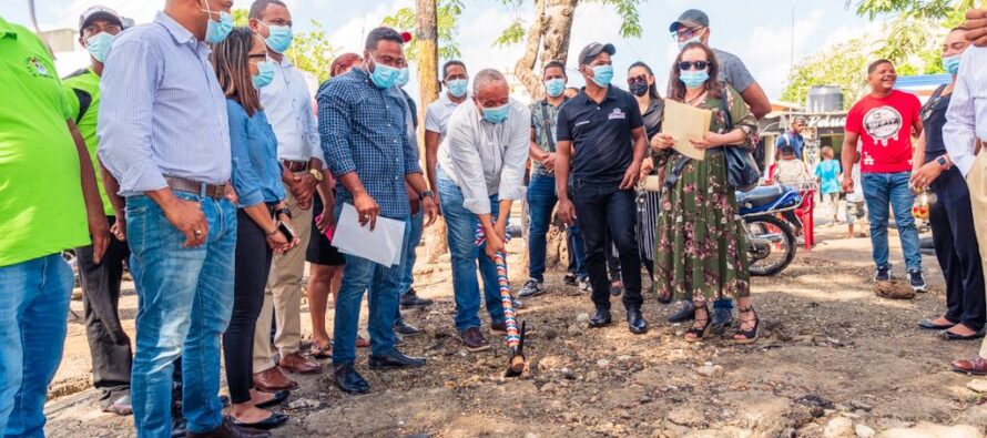 Alcaldía de Hato Mayor del Rey da primer picazo para construcción de áreas recreativas