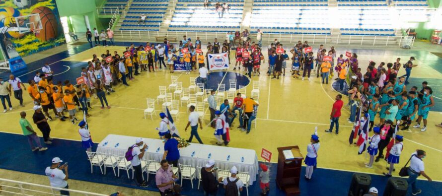 Barrio Lindo y Los Hatillos ganan en inicio baloncesto U-22 en HM