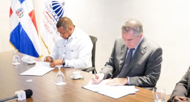 Alcaldía de SPM y PROPEEP firman acuerdo de cooperación