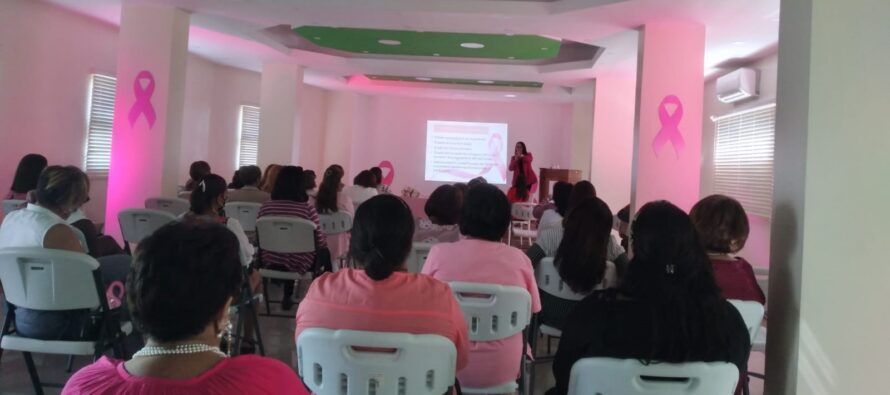 Realizan conferencia sobre prevención de cáncer de mama en Hato Mayor