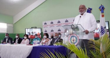 Educación inicia en Bayaguana transformación de liceos en institutos politécnicos