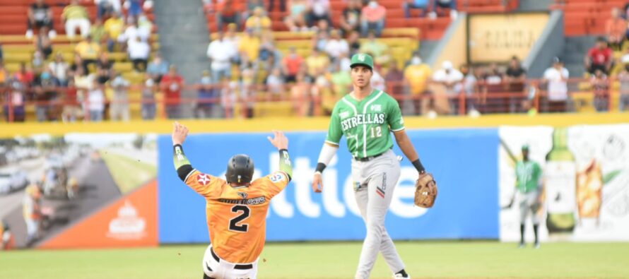 Las Águilas caen ante las Estrellas Orientales. Mantienen el liderato del torneo