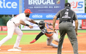 Leones se imponen a los Toros en el Quisqueya