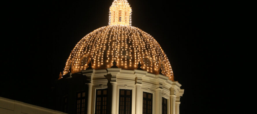 Palacio Nacional encenderá su árbol de Navidad decorado con piezas de artesanía dominicana
