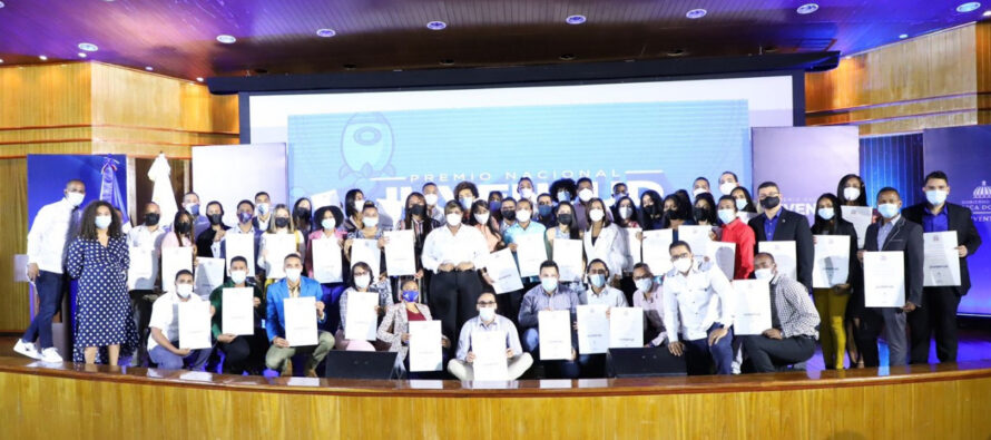 Reconocen a 164 jóvenes finalistas del Premio Nacional de la Juventud 2022