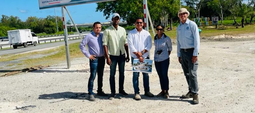 Alcaldía de SPM inicia trabajos entrada San Pedro-Santo Domingo